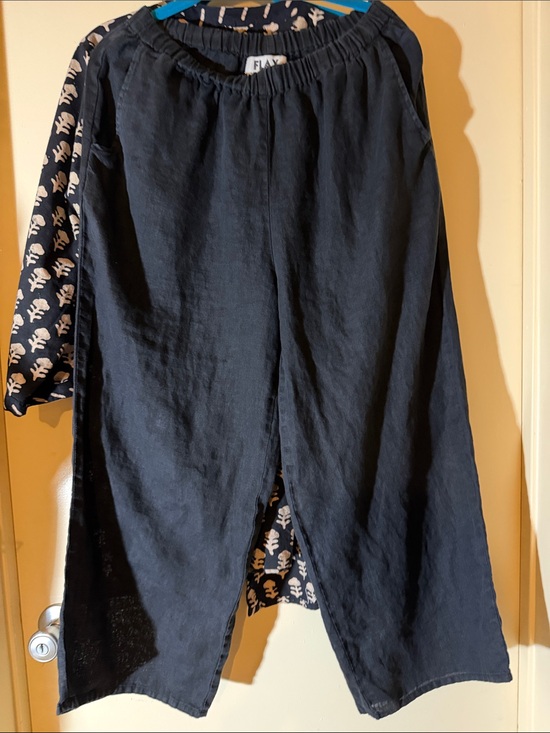 Pants - FLAX - Linen Pants - Inseam 23” -cropped - pockets - SZ S
